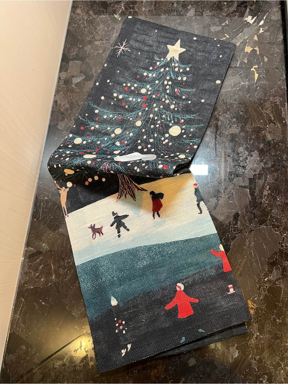 Crate And Barrel Winter Village Christmas Tree Ice Skating Dish Towel 28x18” NEW